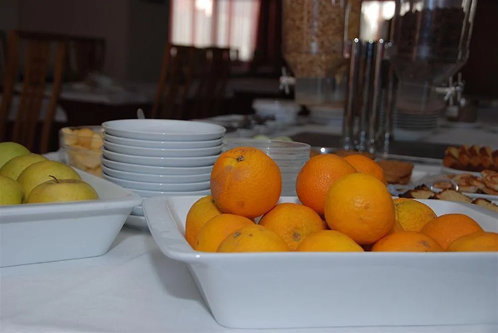 Hotel Alba 몬뜨고르두